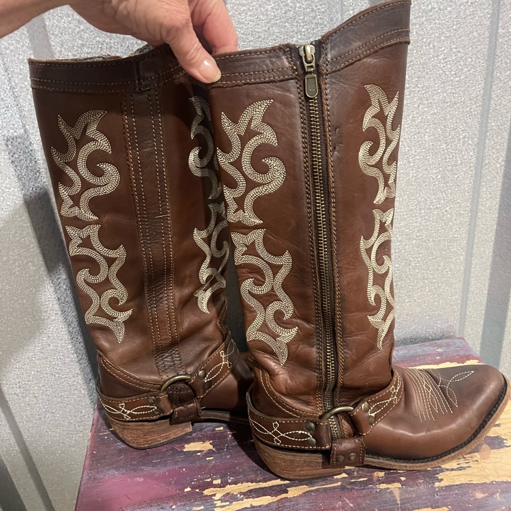 LIBERTY Black Dark Brown Boots with Light Embroidery - Picture 2 of 8